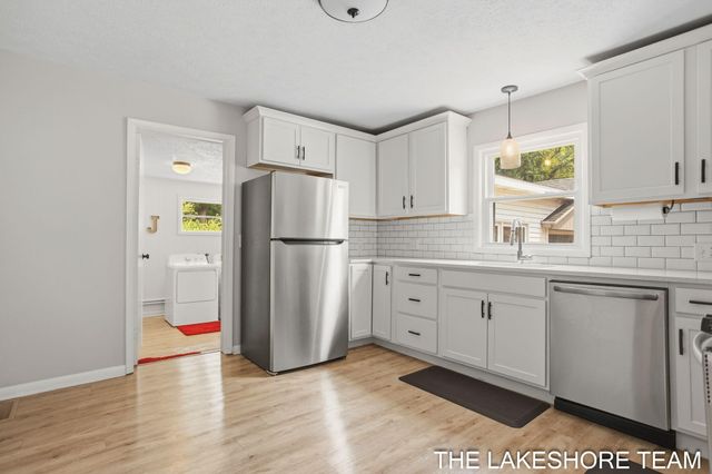 14581 Riley Street, Holland, MI 49424