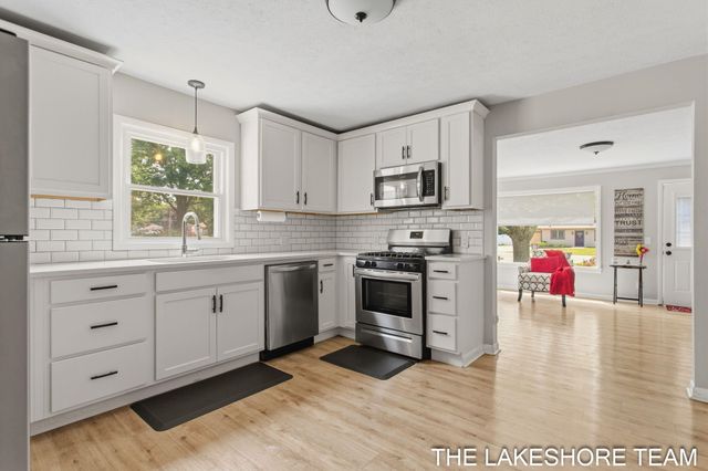14581 Riley Street, Holland, MI 49424