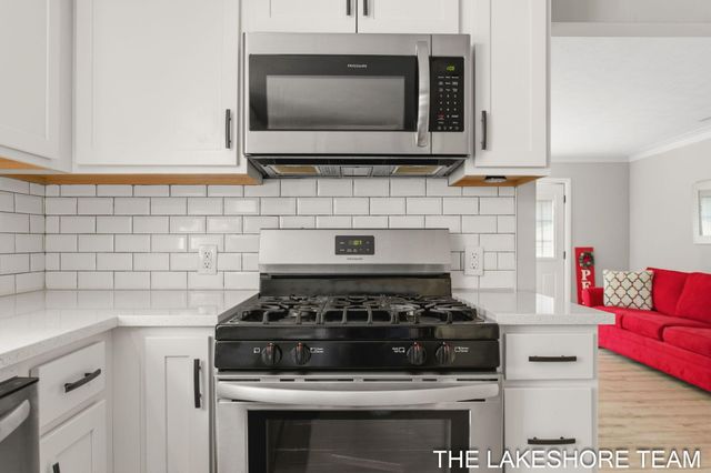 14581 Riley Street, Holland, MI 49424