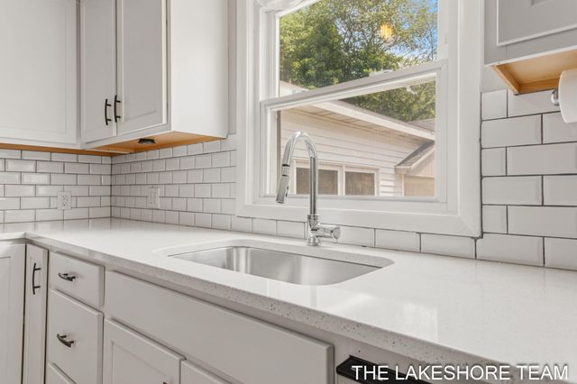 14581 Riley Street, Holland, MI 49424