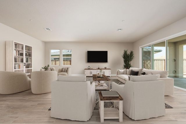 8285 Iron Creek Drive, Friant, CA 93626