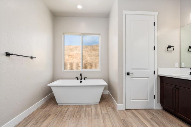 8285 Iron Creek Drive, Friant, CA 93626