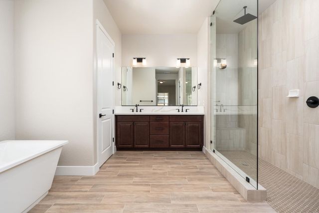 8285 Iron Creek Drive, Friant, CA 93626