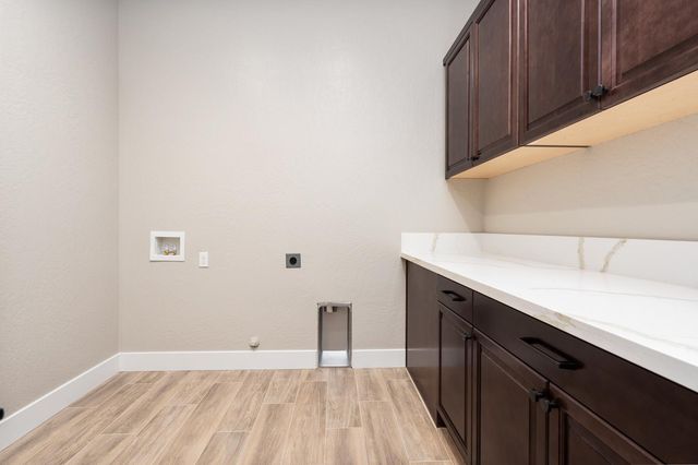 8285 Iron Creek Drive, Friant, CA 93626