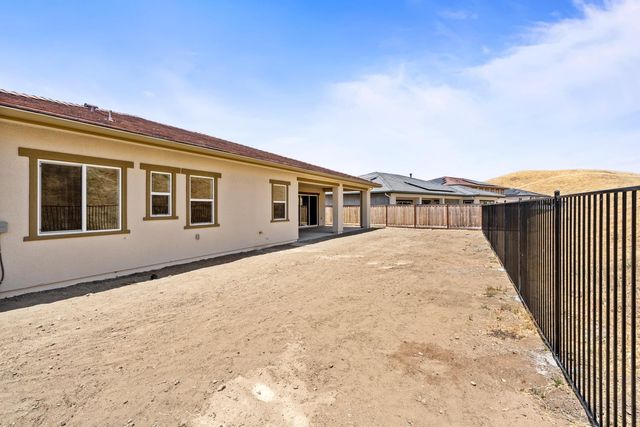 8285 Iron Creek Drive, Friant, CA 93626