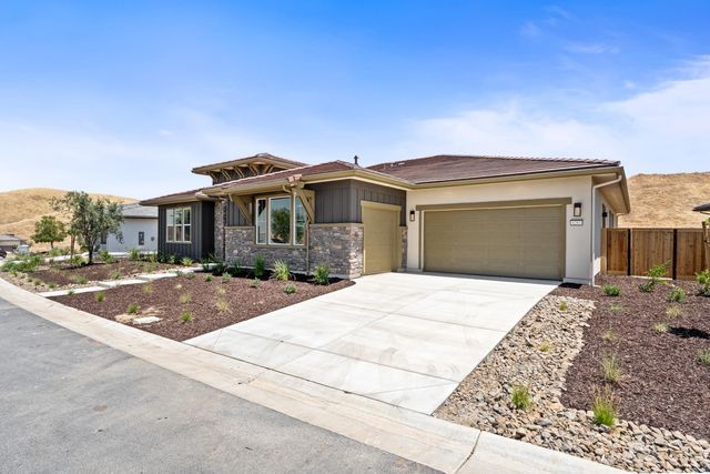 8285 Iron Creek Drive, Friant, CA 93626