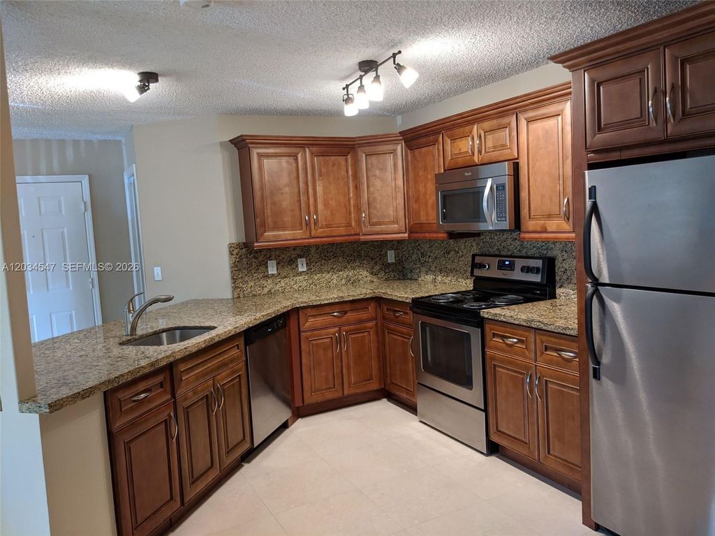 4015 W Mcnab Road D210, Pompano Beach, FL 33069
