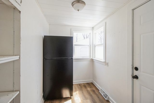 2345 E 37th Court, Des Moines, IA 50317