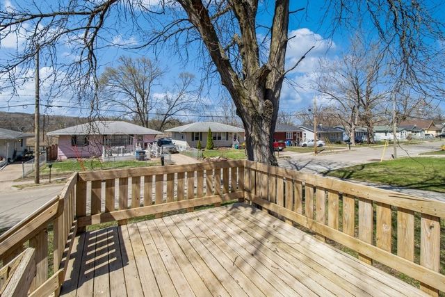 2345 E 37th Court, Des Moines, IA 50317