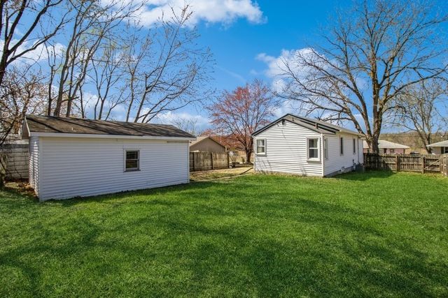 2345 E 37th Court, Des Moines, IA 50317