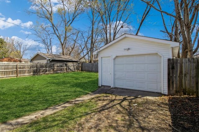 2345 E 37th Court, Des Moines, IA 50317