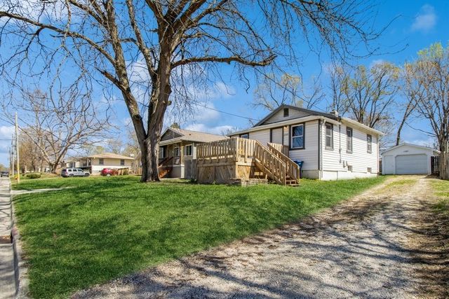 2345 E 37th Court, Des Moines, IA 50317