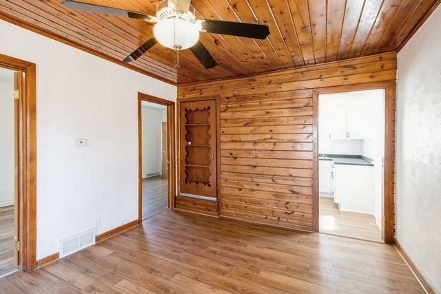 2345 E 37th Court, Des Moines, IA 50317