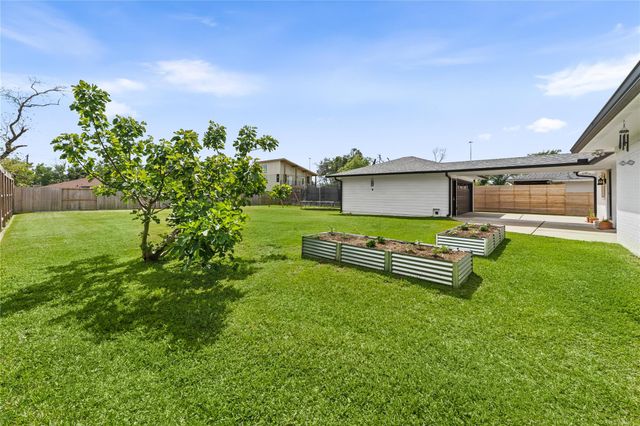 4509 Brookwoods Drive, Houston, TX 77092