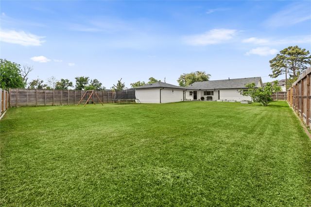 4509 Brookwoods Drive, Houston, TX 77092