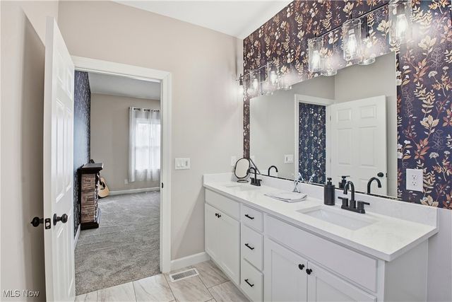 3010 Corbin Drive, Zanesville, OH 43701