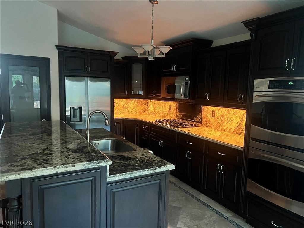 8225 Woodland Prairie Avenue, Las Vegas, NV 89129 — photo 3
