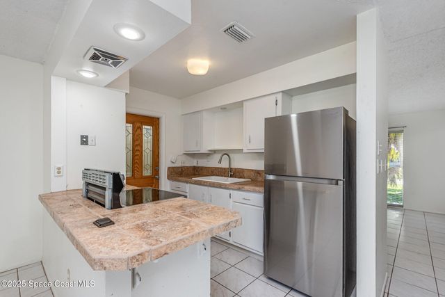 261 Edgewater Avenue SE, Palm Bay, FL 32909