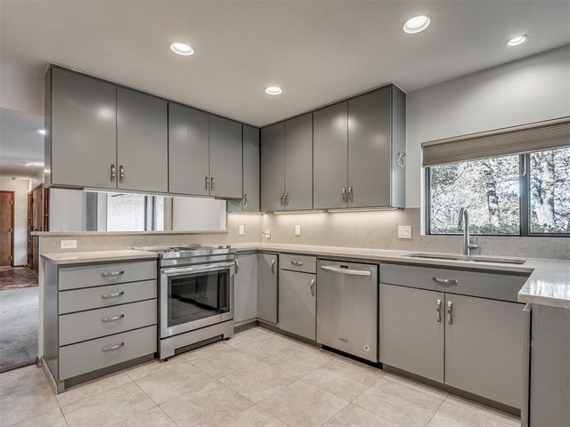 2200 Rosewood Lane, Edmond, OK 73013