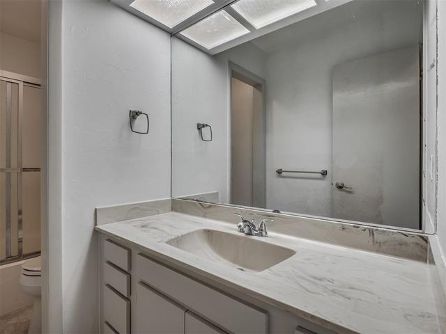 2200 Rosewood Lane, Edmond, OK 73013