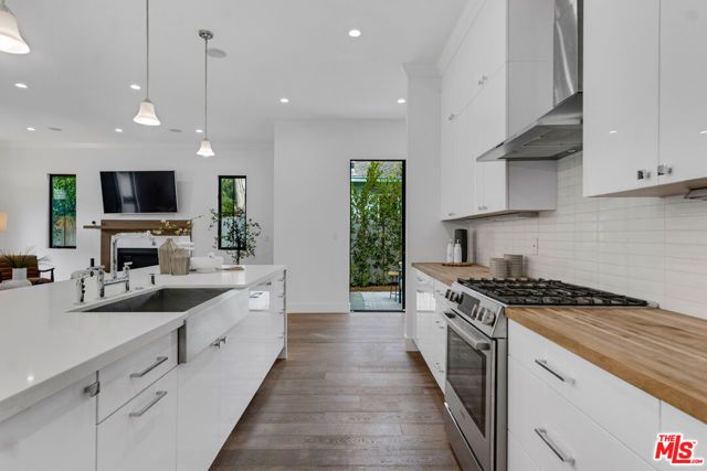 2421 Louella Avenue, Los Angeles, CA 90291