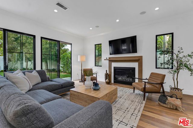 2421 Louella Avenue, Los Angeles, CA 90291