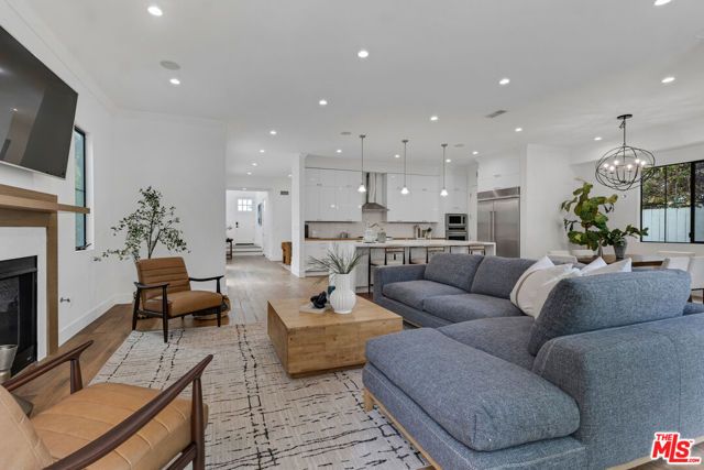 2421 Louella Avenue, Los Angeles, CA 90291
