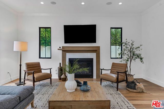 2421 Louella Avenue, Los Angeles, CA 90291