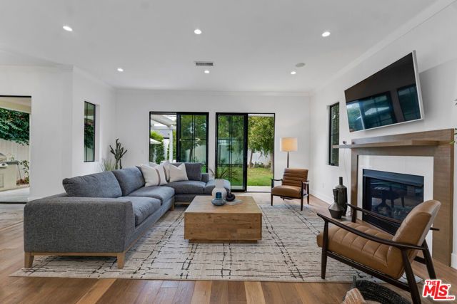 2421 Louella Avenue, Los Angeles, CA 90291