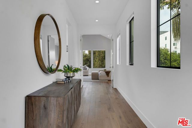 2421 Louella Avenue, Los Angeles, CA 90291