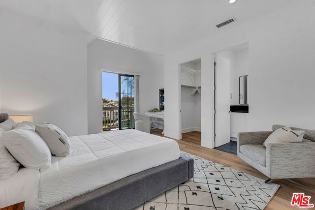 2421 Louella Avenue, Los Angeles, CA 90291