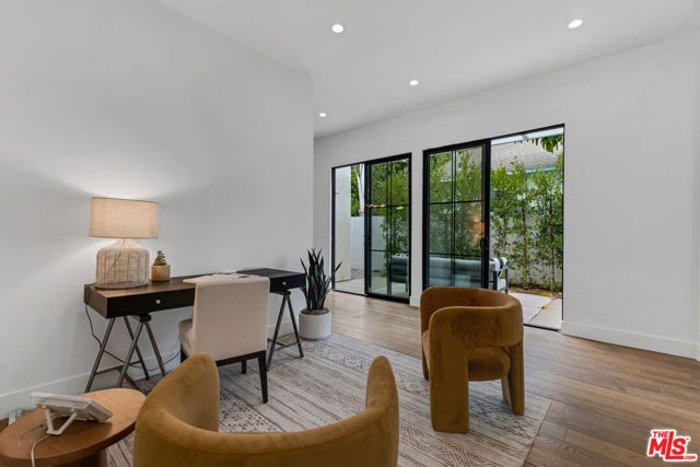 2421 Louella Avenue, Los Angeles, CA 90291