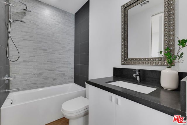 2421 Louella Avenue, Los Angeles, CA 90291