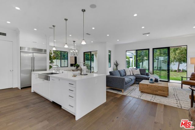 2421 Louella Avenue, Los Angeles, CA 90291