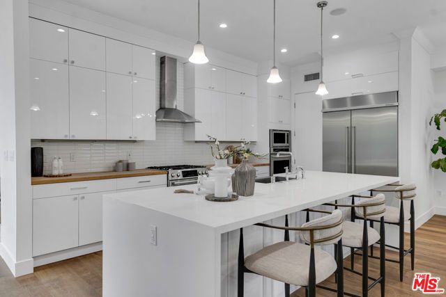 2421 Louella Avenue, Los Angeles, CA 90291