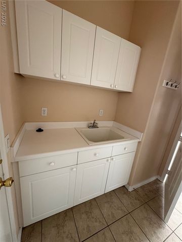 8727 Stockholm Avenue, Las Vegas, NV 89147