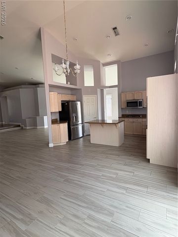 8727 Stockholm Avenue, Las Vegas, NV 89147