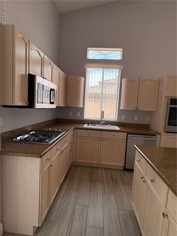 8727 Stockholm Avenue, Las Vegas, NV 89147
