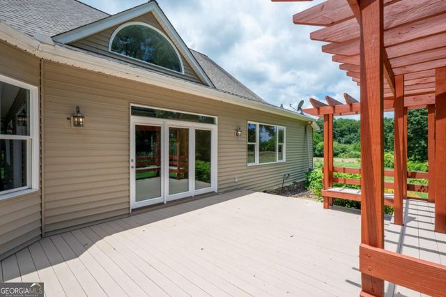150 School House Road NE, Calhoun, GA 30701