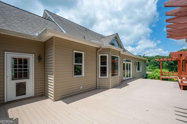 150 School House Road NE, Calhoun, GA 30701