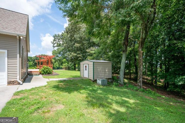 150 School House Road NE, Calhoun, GA 30701
