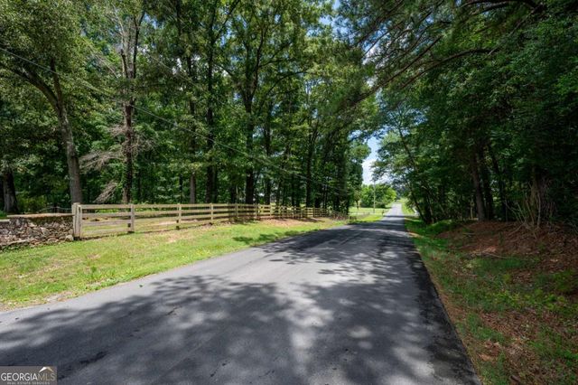 150 School House Road NE, Calhoun, GA 30701