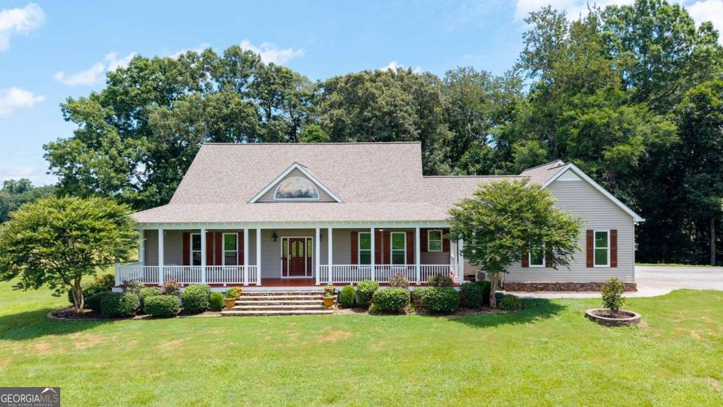 150 School House Road NE, Calhoun, GA 30701