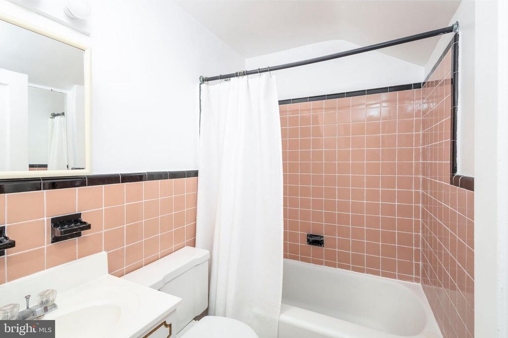 Image 32 of property listing at 314 GREENHILL RD, Willow Grove, PA 19090