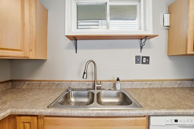 550 Delta Avenue, Cincinnati, OH 45226
