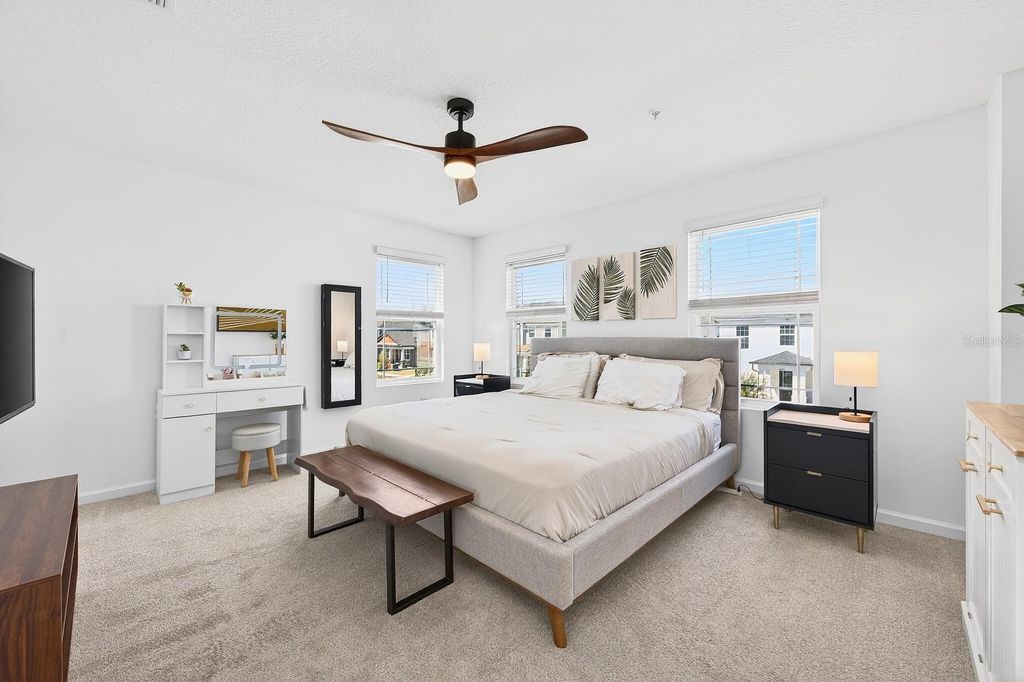 Image 11 of property listing at 11435 SUNSAIL AVENUE, Orlando, FL 32832