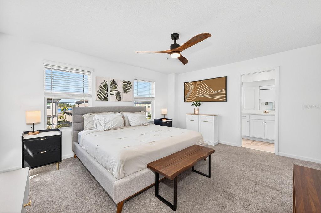 Image 12 of property listing at 11435 SUNSAIL AVENUE, Orlando, FL 32832