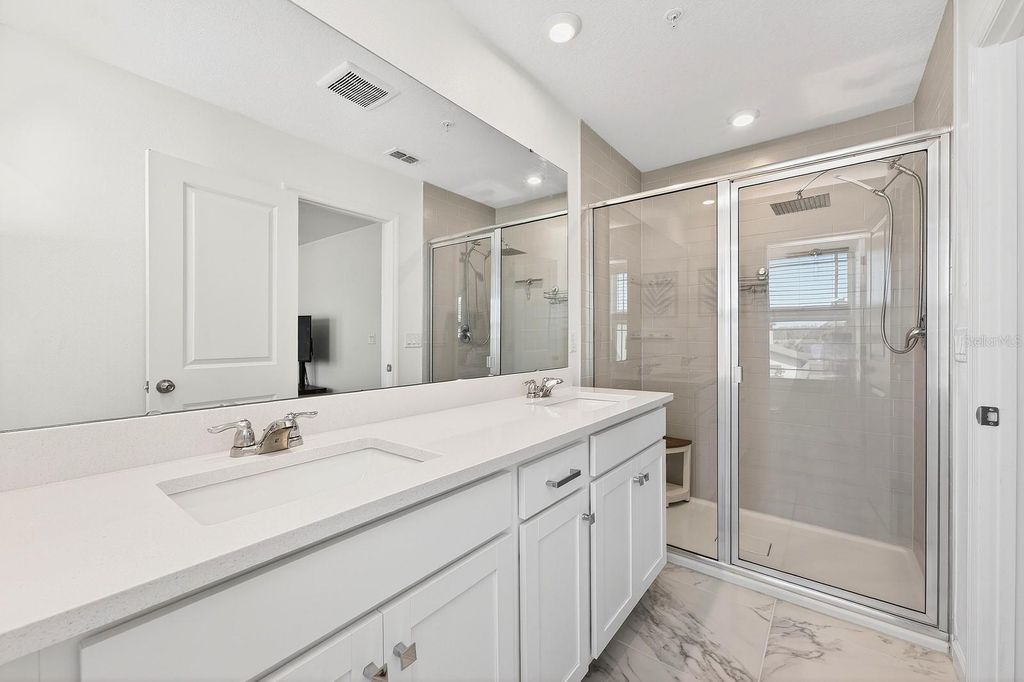 Image 14 of property listing at 11435 SUNSAIL AVENUE, Orlando, FL 32832