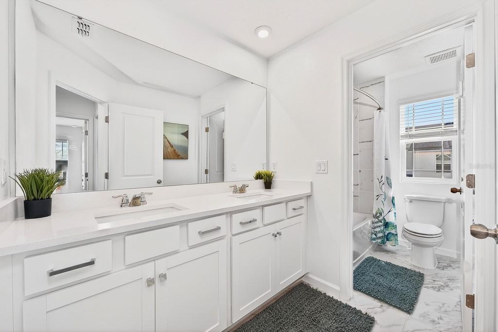 Image 16 of property listing at 11435 SUNSAIL AVENUE, Orlando, FL 32832