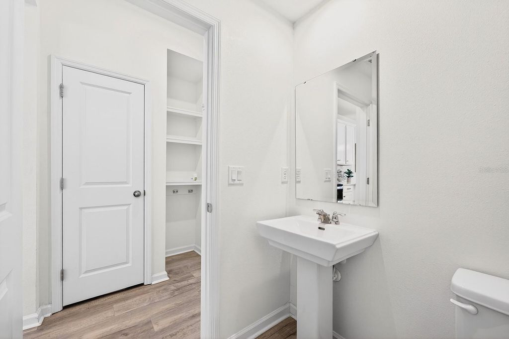 Image 20 of property listing at 11435 SUNSAIL AVENUE, Orlando, FL 32832